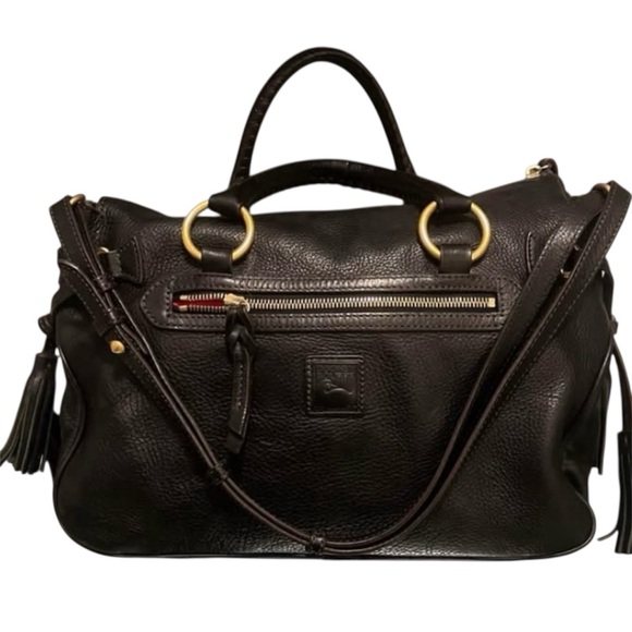 Beautiful Dooney & Bourke with Double Pockets.
Comes with crossbody strap. - Picture 8 of 9